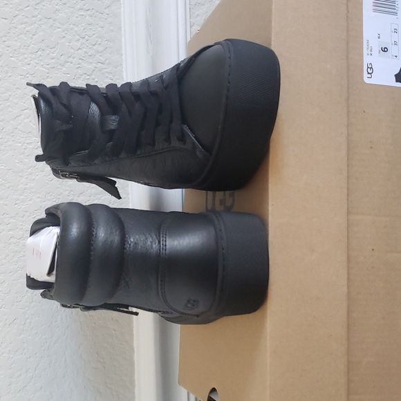 New! Ugg Olli High Top Leather Sneaker - Picture 12 of 15